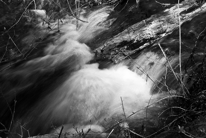 slides/slow-stream.jpg B&W Black and White Lac Lawrann Slow Water slow-stream